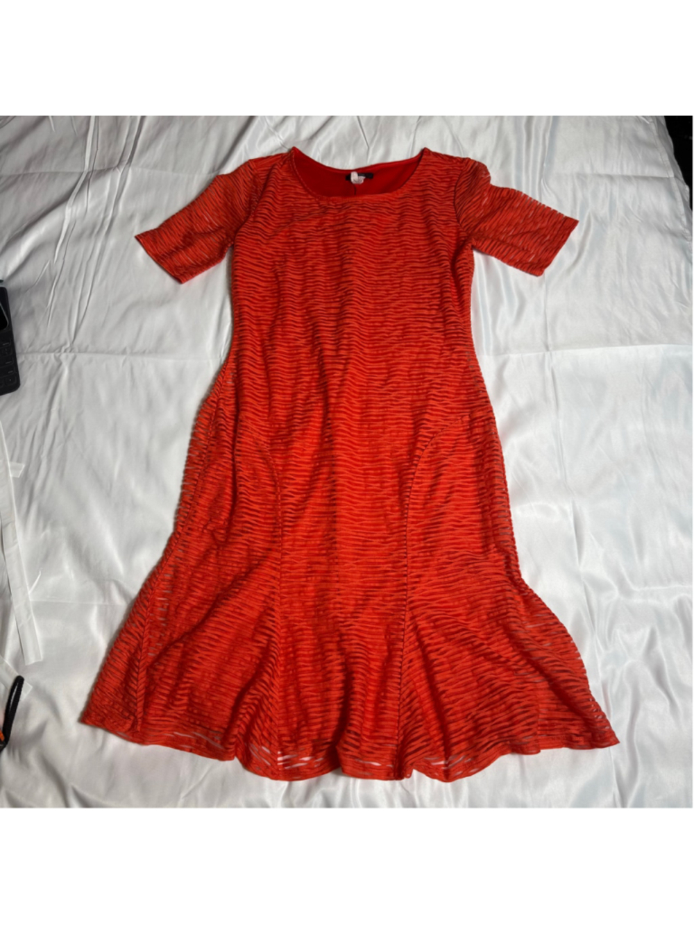Women's Cocomo Red Textured Short Sleeve Midi Dress M
